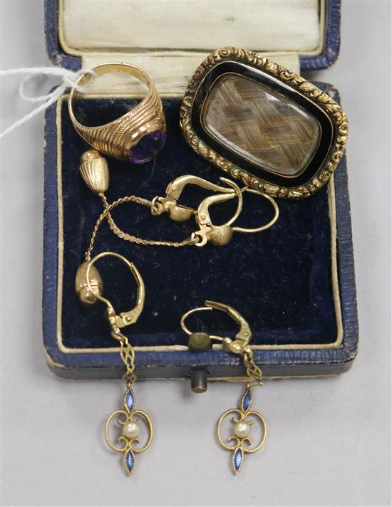 A pair of 18ct gold drop earrings, a similar 9ct gold and gem set pair, a 19th century yellow metal and enamel mourning brooch & a ring